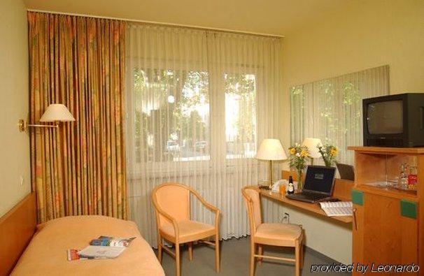 Motel Frankfurt Φραγκφούρτη Δωμάτιο φωτογραφία
